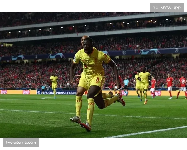 欧冠四分之一决赛次回合，利物浦客场0-0战平本菲卡，总比分1-0晋级。